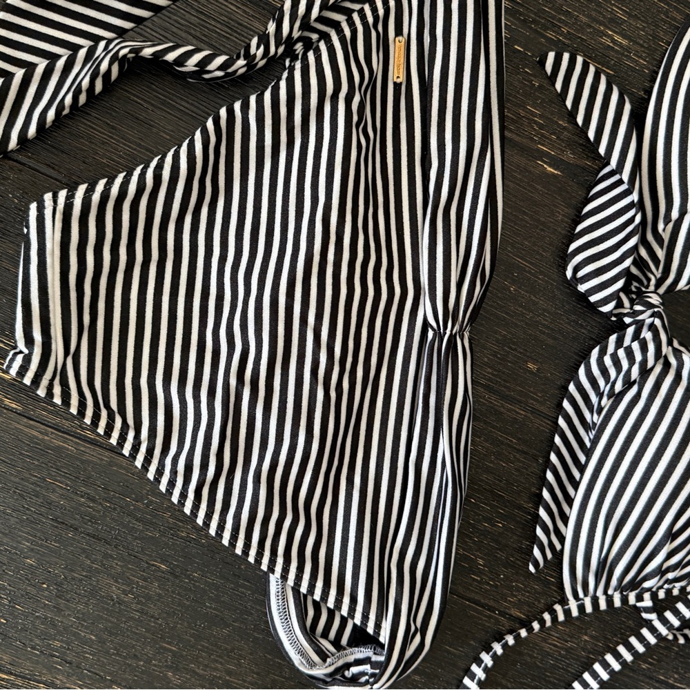 Victoria's Secret Black and White Striped Bikini - Picture 7 of 8
